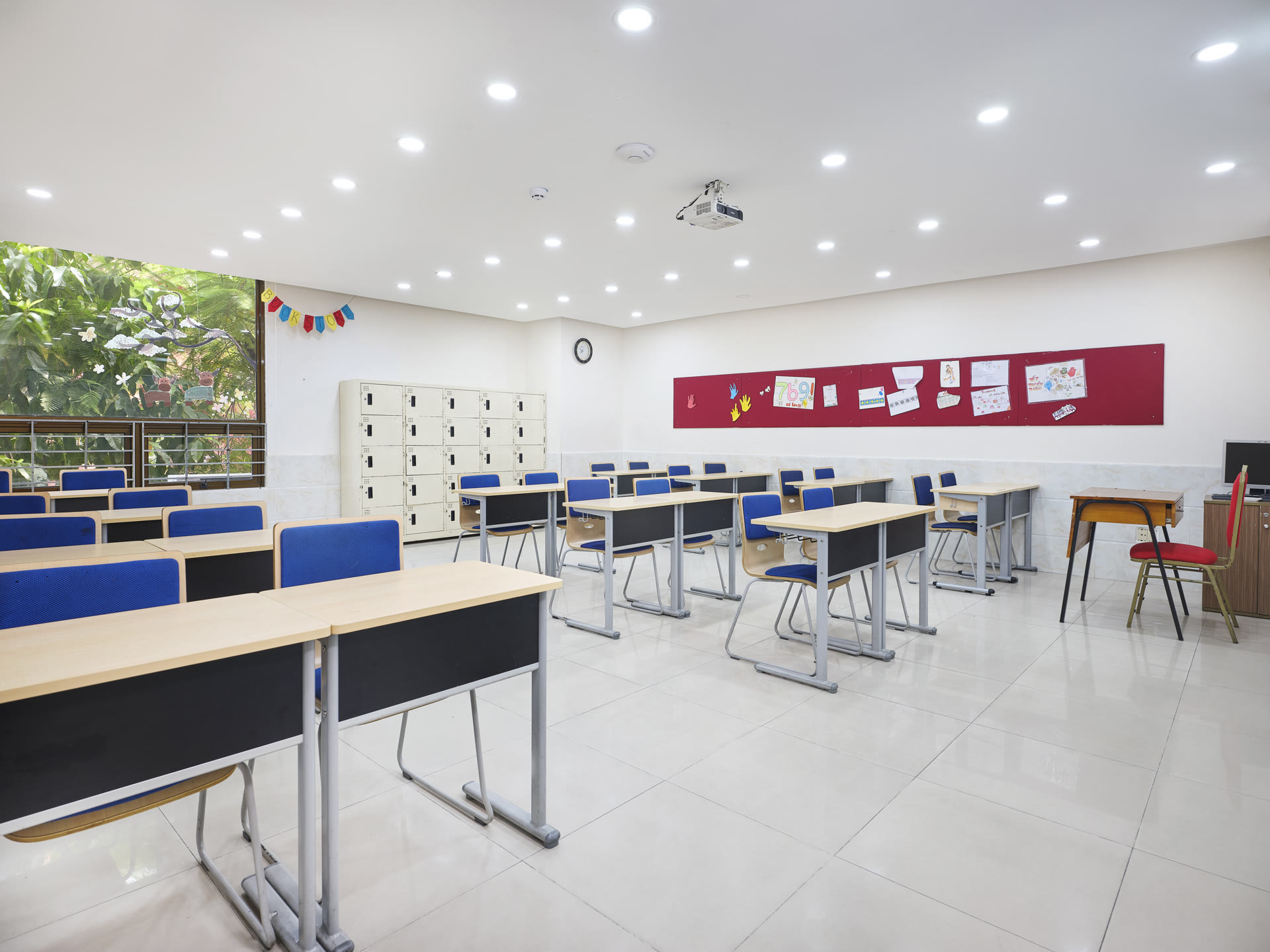 Học sinh VAS rèn luyện thể chất tại sân thể thao